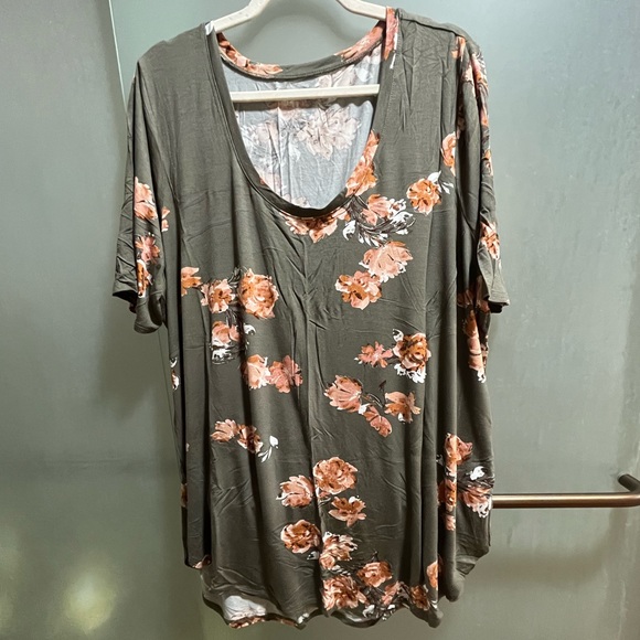 Maurices plus size 2X tee - Picture 1 of 5